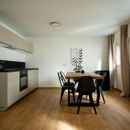 Oldtown Studio Apartment With 2 Bathrooms Düsseldorf Eksteriør bilde
